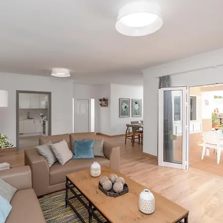 Ferienhaus Olivina, With Heated Pool Puerto del Carmen (Lanzarote)