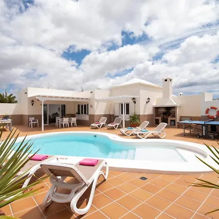 Feriehus Olivina, With Heated Pool Puerto del Carmen (Lanzarote)