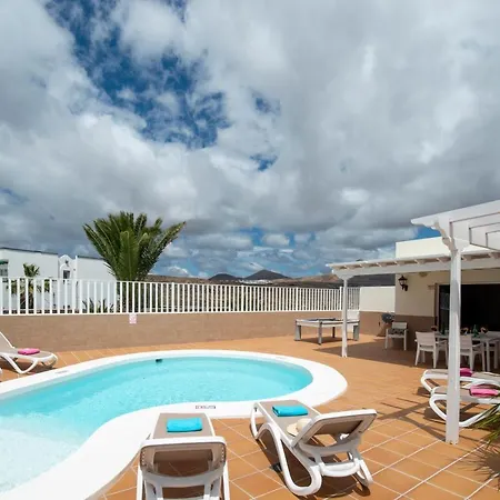 Feriehus Olivina, With Heated Pool Puerto del Carmen (Lanzarote)