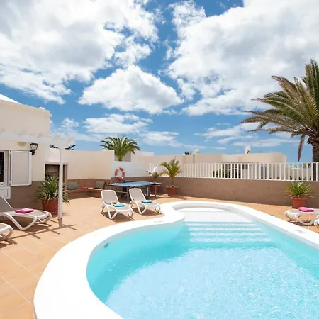 Feriehus Olivina, With Heated Pool Puerto del Carmen (Lanzarote)